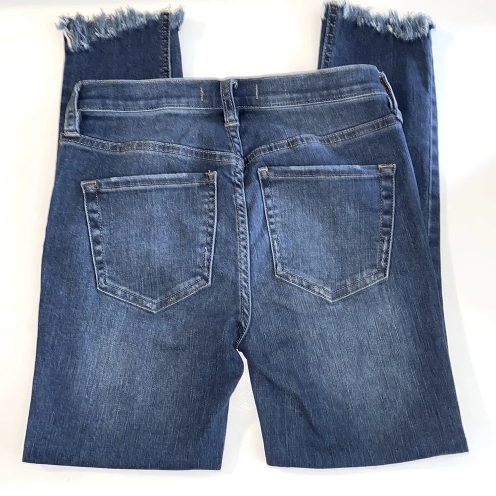 Free People  Medium Wash Raw Edge Distressed Mid-Rise Skinny Jeans: 4878